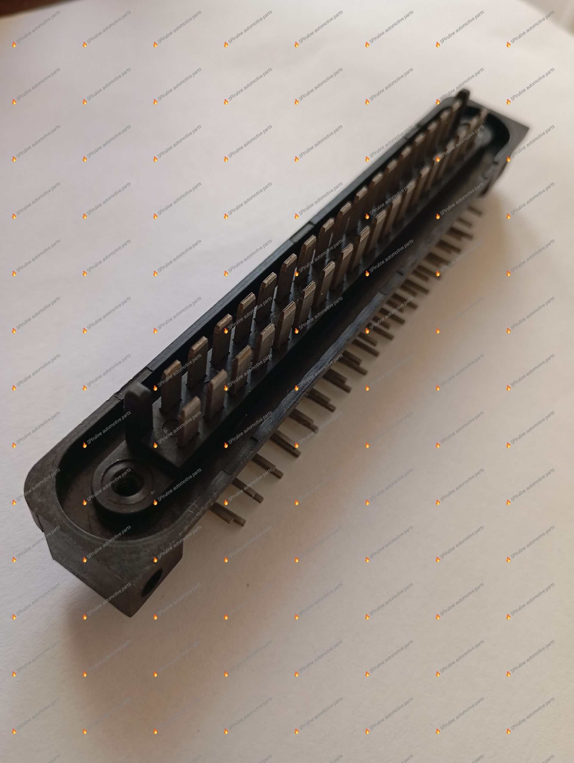 940630-1787 - 35 Ways Male Housing - AMP - WEBER - TE